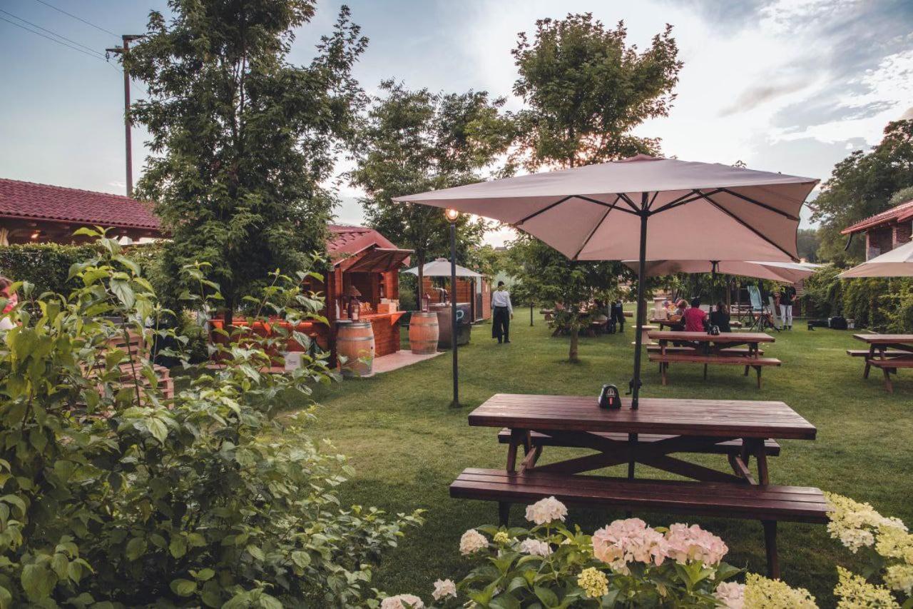 La Tenuta Di Santo Stefano Agri Resort & Spa Fossano Bagian luar foto